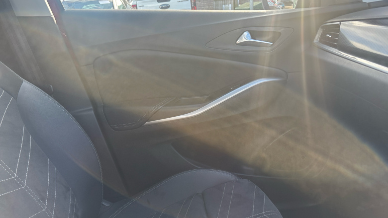 Vauxhall Grandland 1.2 Turbo Ultimate 5dr Petrol Hatchback